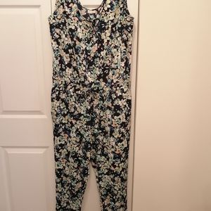 Gorgeous summer jumpsuit.